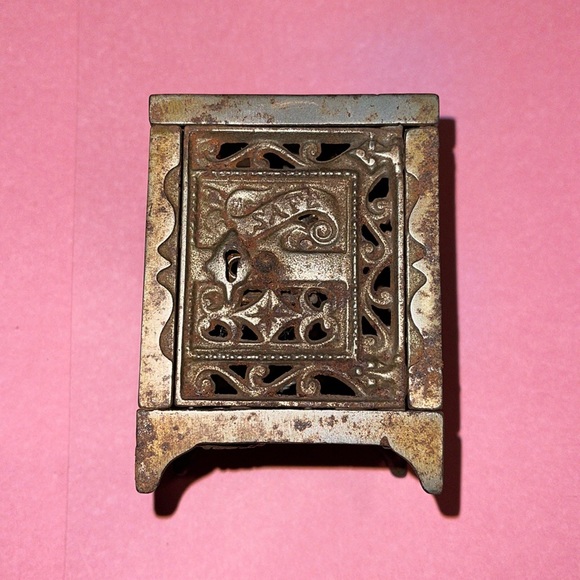 ANTIQUE CAST IRON 6 SIDED ORNATE SAFE BANK PATENT DATE 1896 - Picture 1 of 7